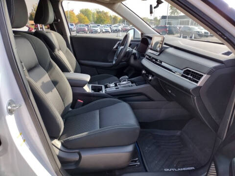 2023 Mitsubishi Outlander PHEV ES