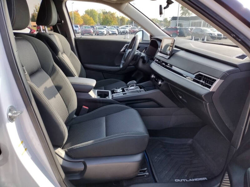 2023 Mitsubishi Outlander PHEV ES