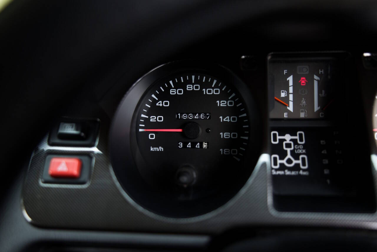 1998 Mitsubishi n/a 15