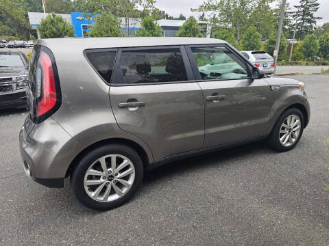 2017 Kia Soul +