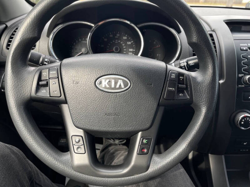 2011 Kia Sorento LX