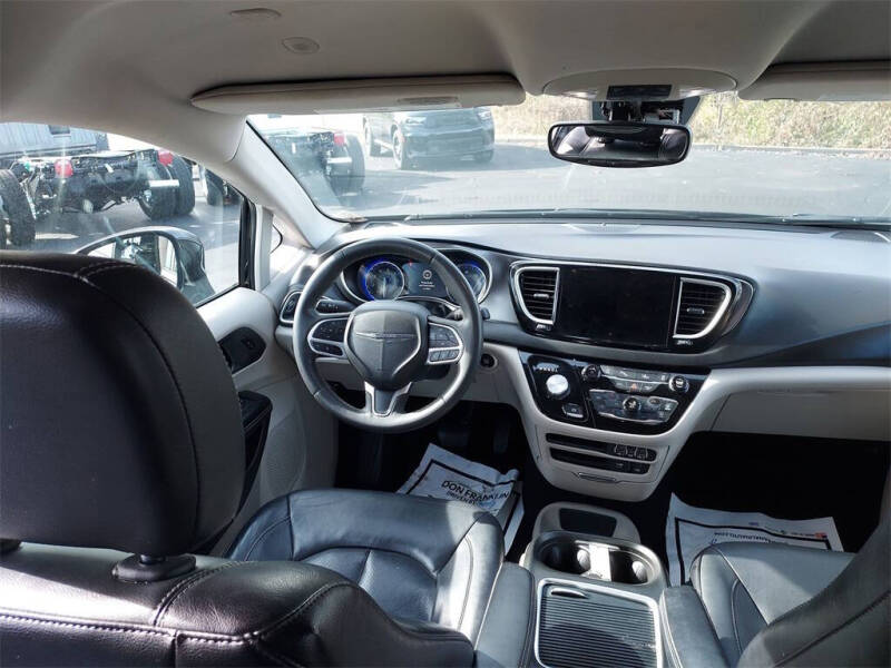 2022 Chrysler Pacifica Touring L