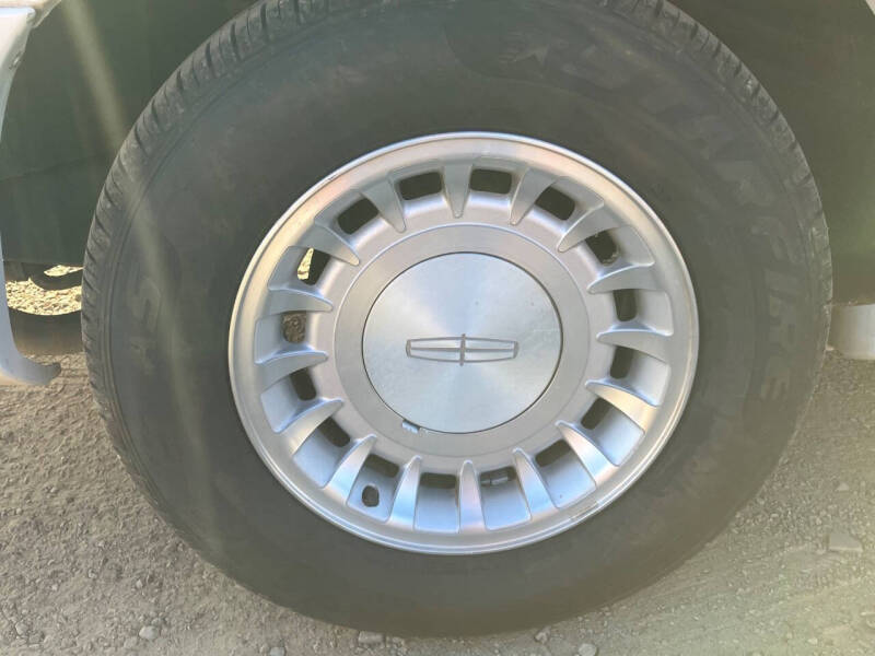 2000 Lincoln Town Car Executive