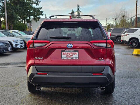 2020 Toyota RAV4 Hybrid XLE