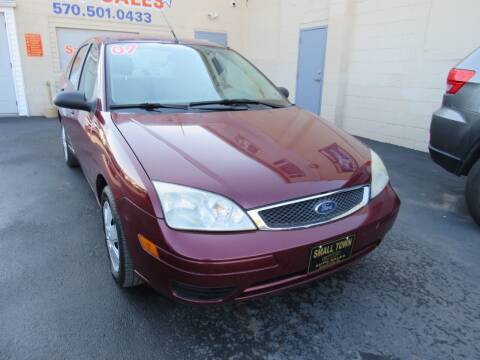 2007 Ford Focus for sale at Small Town Auto Sales in Hazleton PA