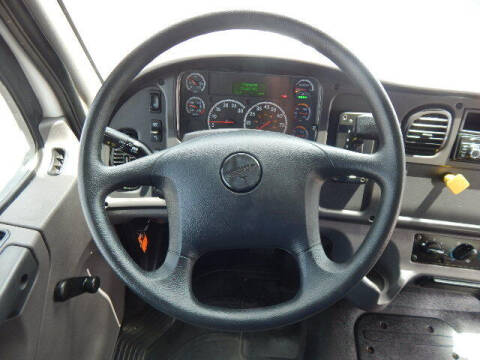 2017 Freightliner M2 106