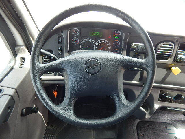 2017 Freightliner M2 106