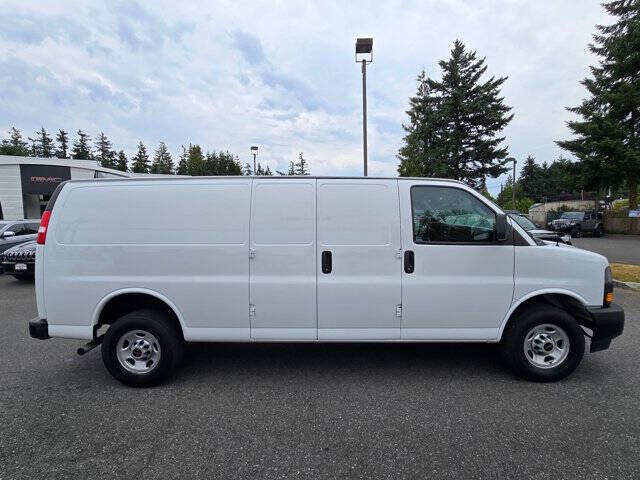 2022 GMC Savana 2500