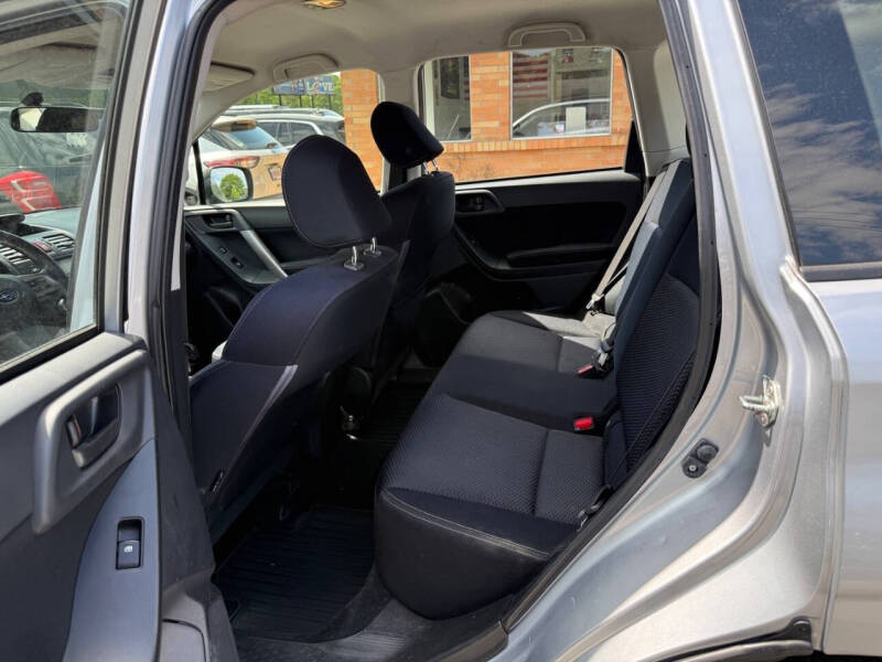 2015 Subaru Forester 2.5i
