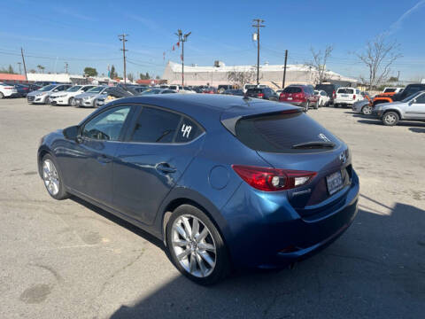 2017 Mazda MAZDA3 Touring