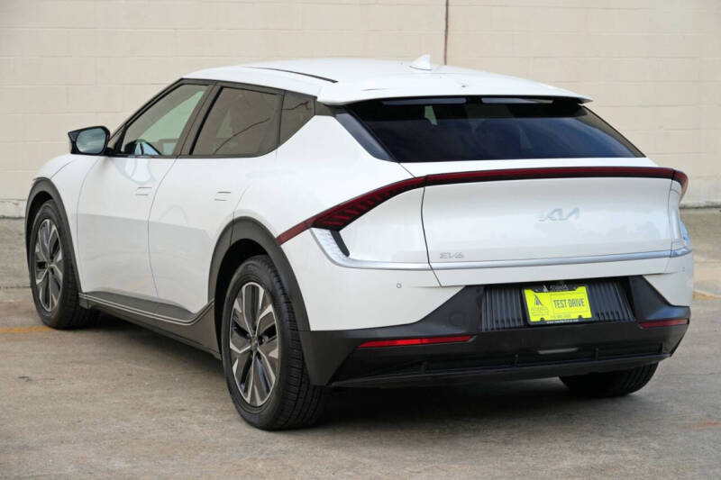 2024 Kia EV6 Light