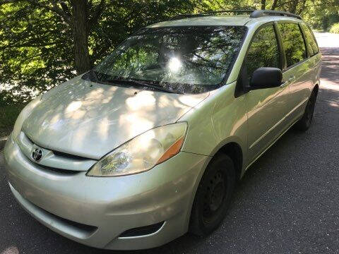 2006 Toyota Sienna for sale at Cars 2 Love in Delran NJ