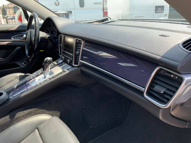 2015 Porsche Panamera