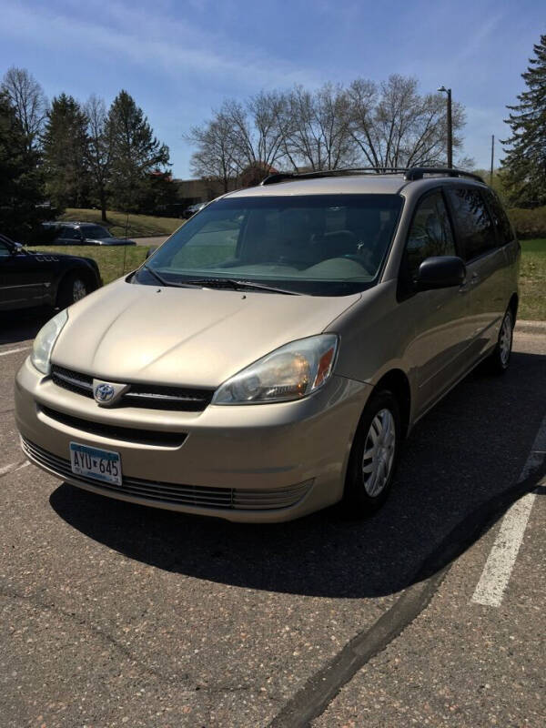 2004 Toyota Sienna for sale at Specialty Auto Wholesalers Inc in Eden Prairie MN