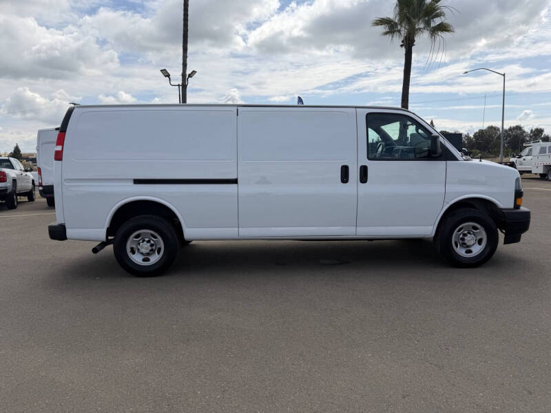 2022 Chevrolet Express 2500