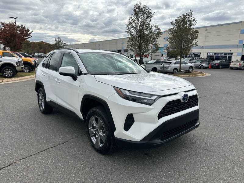 2024 Toyota RAV4 XLE photo 2