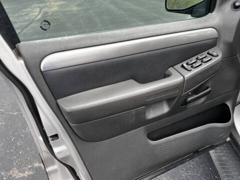 2004 Mercury Mountaineer Luxury