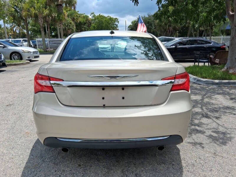 2014 Chrysler 200 Limited