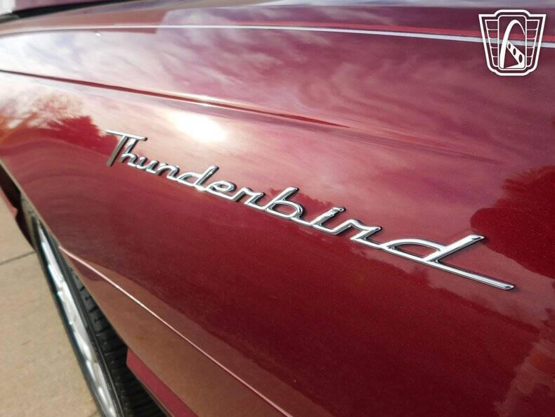 2004 Ford Thunderbird Deluxe