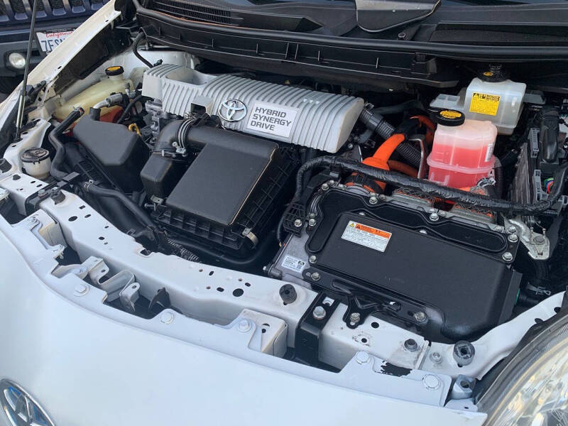 2013 Toyota Prius Two