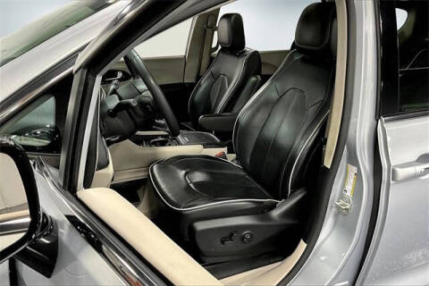 2023 Chrysler Pacifica Plug-In Hybrid Limited