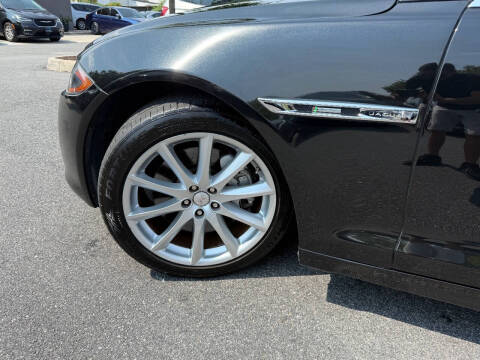 2016 Jaguar XJ R-Sport