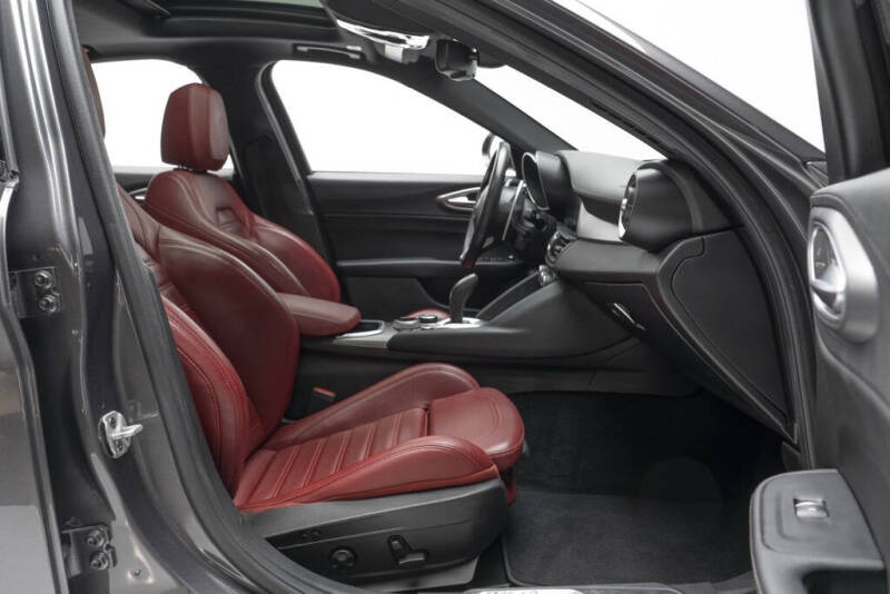 2022 Alfa Romeo Giulia Veloce