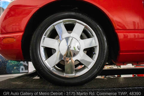 2002 Ford Thunderbird Deluxe