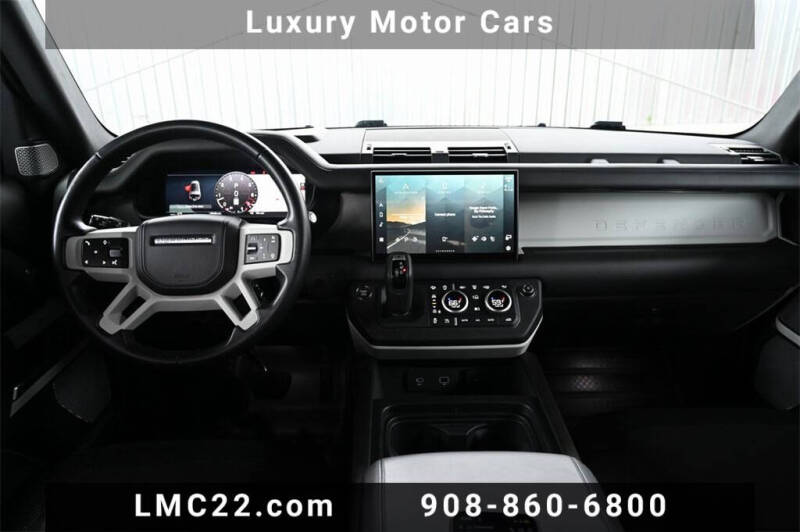 2023 Land Rover Defender 130 X-Dynamic SE