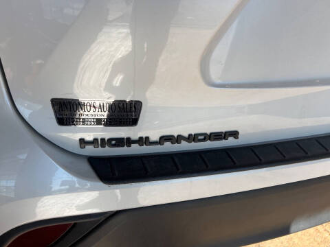 2022 Toyota Highlander L