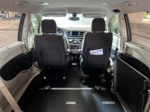 2020 Chrysler Pacifica Touring