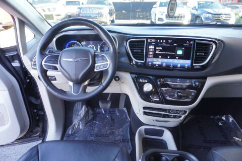 2022 Chrysler Pacifica Touring L