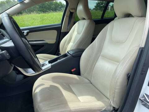 2017 Volvo V60 Cross Country T5 Premier