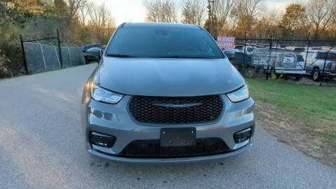 2023 Chrysler Pacifica Plug-In Hybrid Touring L