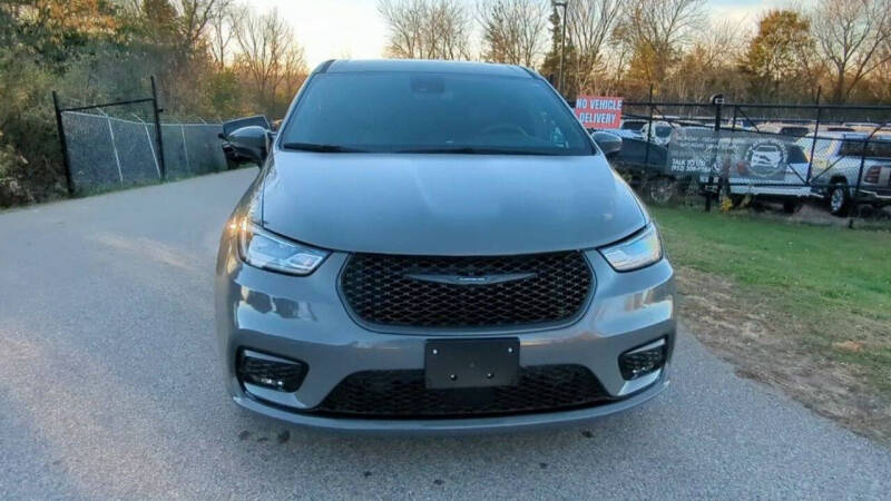 2023 Chrysler Pacifica Plug-In Hybrid Touring L