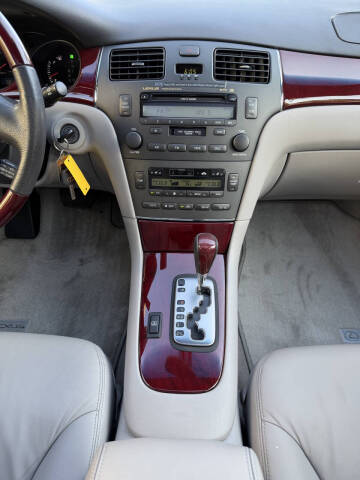 2004 Lexus ES 330