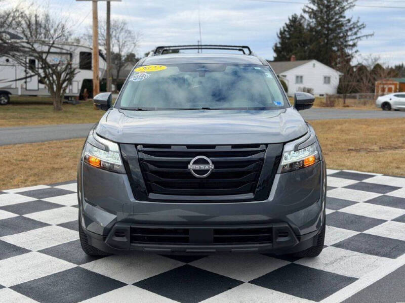 2022 Nissan Pathfinder SV