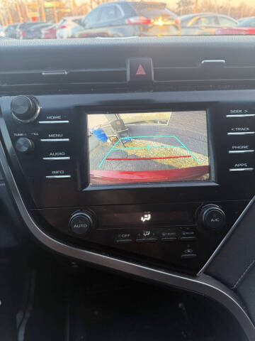 2018 Toyota Camry SE