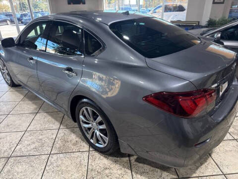 2016 Infiniti Q70 Hybrid