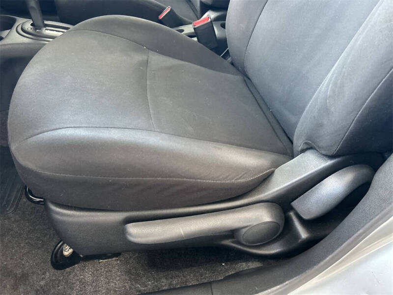 2012 Nissan Versa 1.6 S