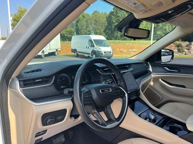 2022 Jeep Grand Cherokee 50