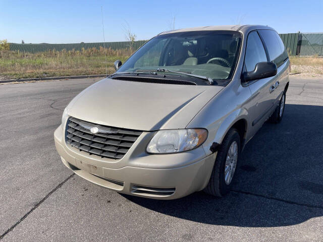 2006 Chrysler Town and Country for sale at Twin Cities Auctions in Elk River, MN