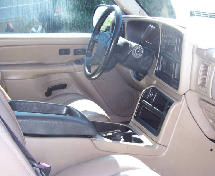 2004 Chevrolet Avalanche Base photo 10