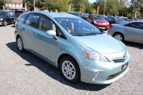 2014 Toyota Prius v Three