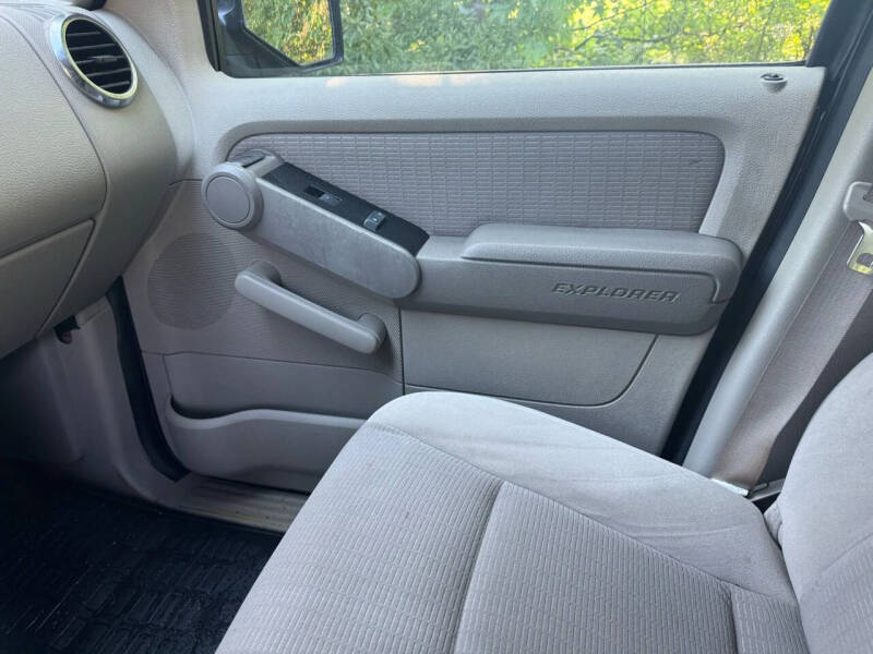 2007 Ford Explorer Sport Trac XLT