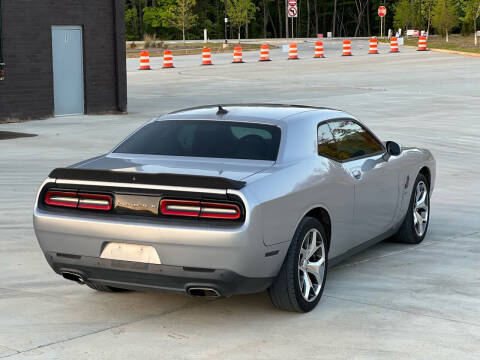 2015 Dodge Challenger SXT Plus