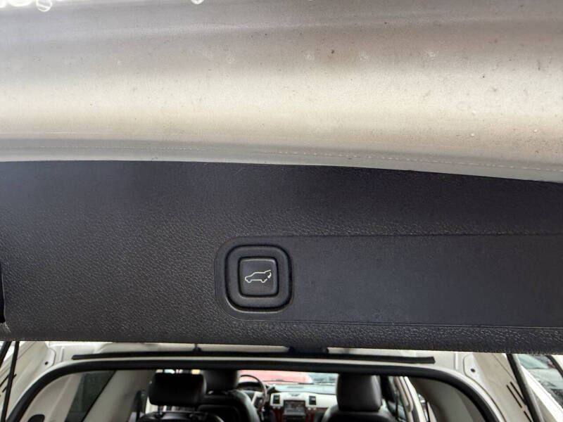 2010 Cadillac Escalade Luxury