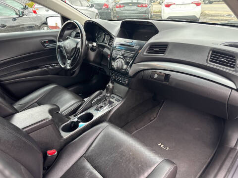 2013 Acura ILX 2.0L w/Tech