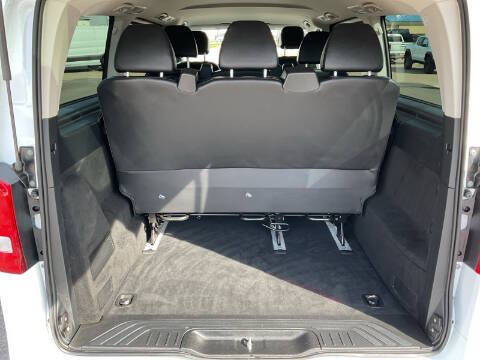 2022 Mercedes-Benz Metris Passenger