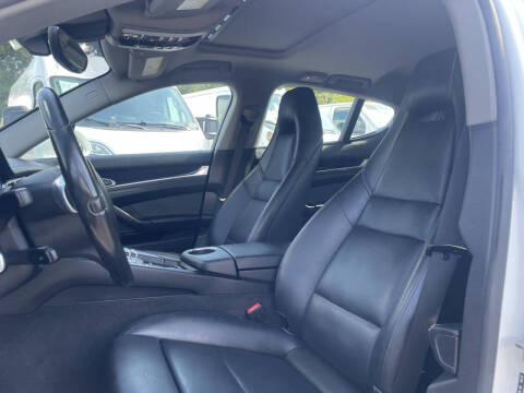 2016 Porsche Panamera